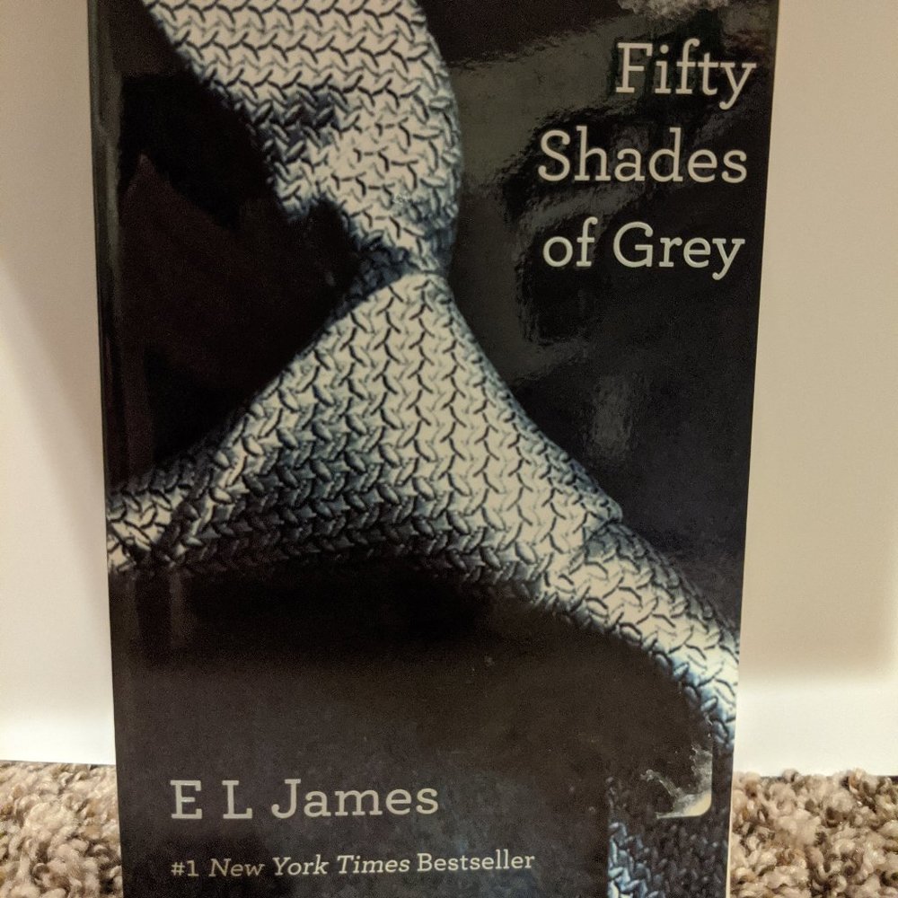 Book: Fifty Shades of Grey (NEW)